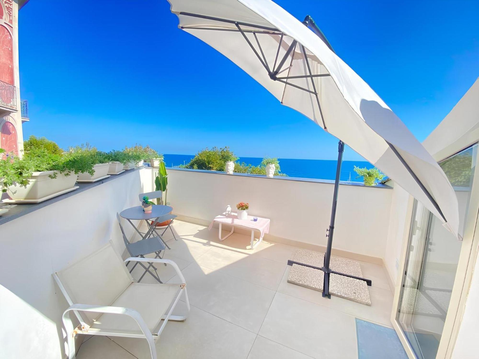 Апартаменты Mare Damuri Con Terrazza Vista Mare Катания Экстерьер фото
