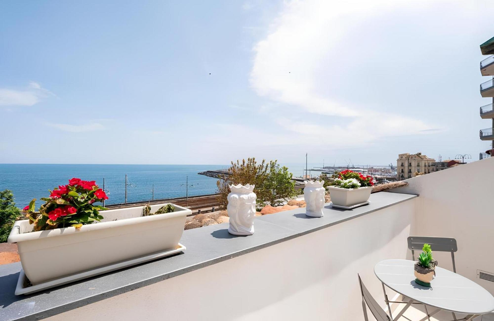 Апартаменты Mare Damuri Con Terrazza Vista Mare Катания Экстерьер фото